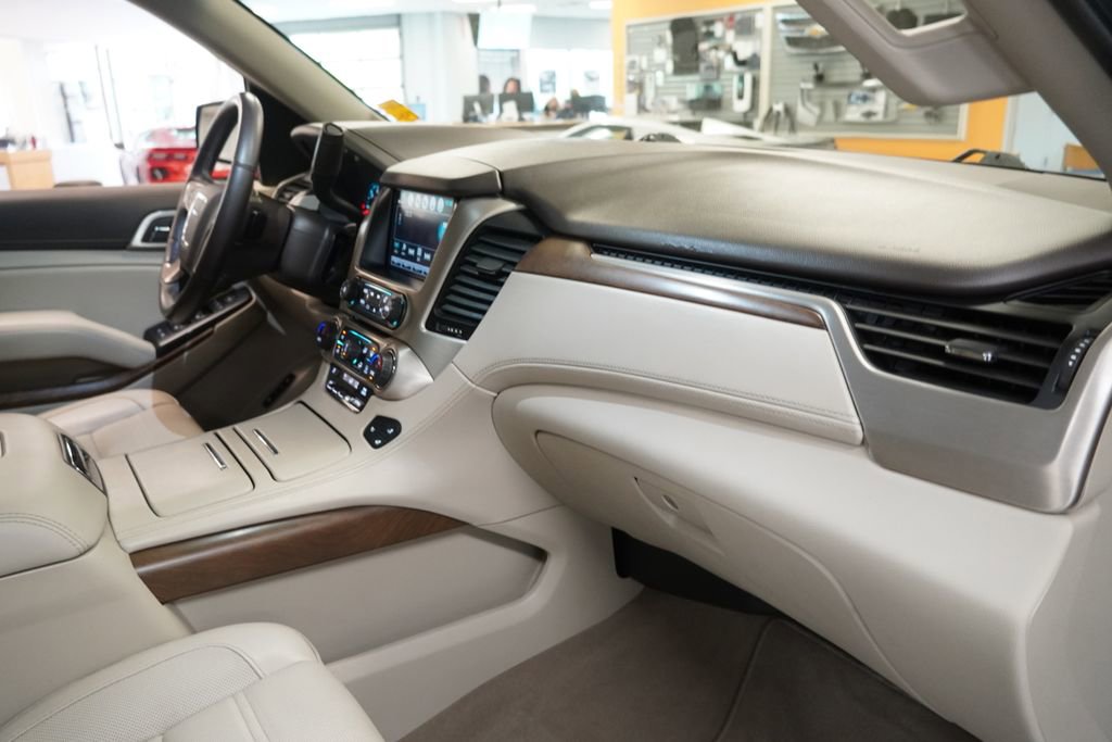 Used 2020 GMC Yukon XL Denali w/ Denali Ultimate Package AWD/4WD image 31