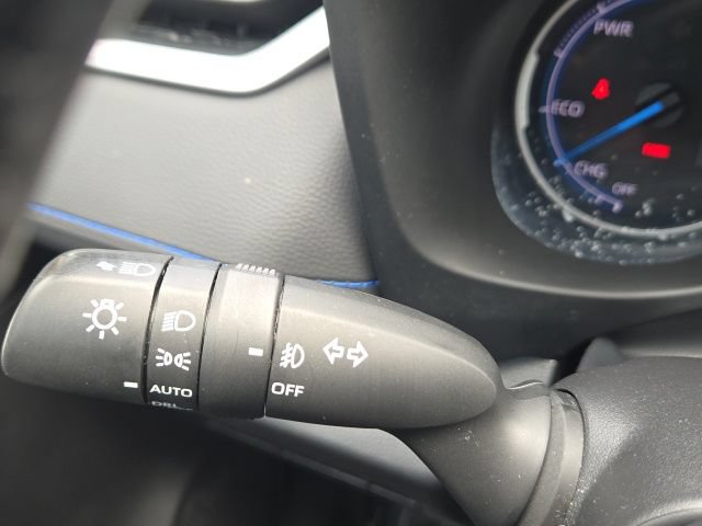 Used 2021 Toyota RAV4 XSE AWD/4WD image 23