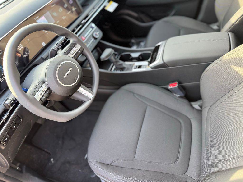 New 2026 Hyundai Tucson SE image 13