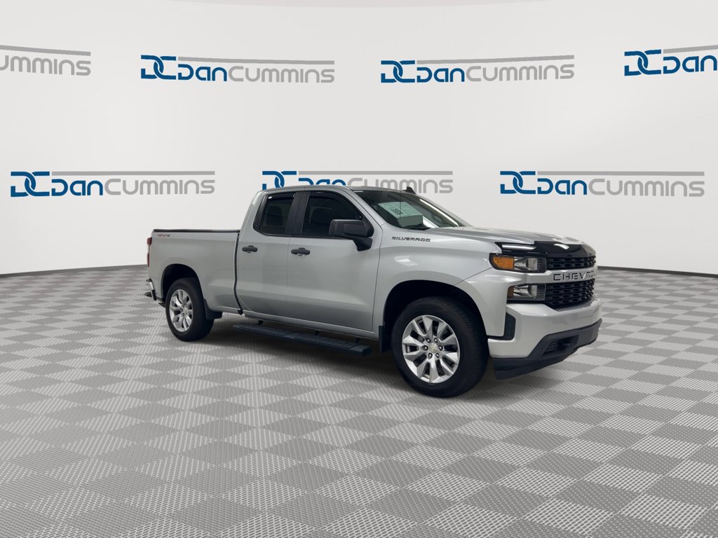 Used 2020 Chevrolet Silverado 1500 Custom w/ Custom Value Package AWD/4WD image 2
