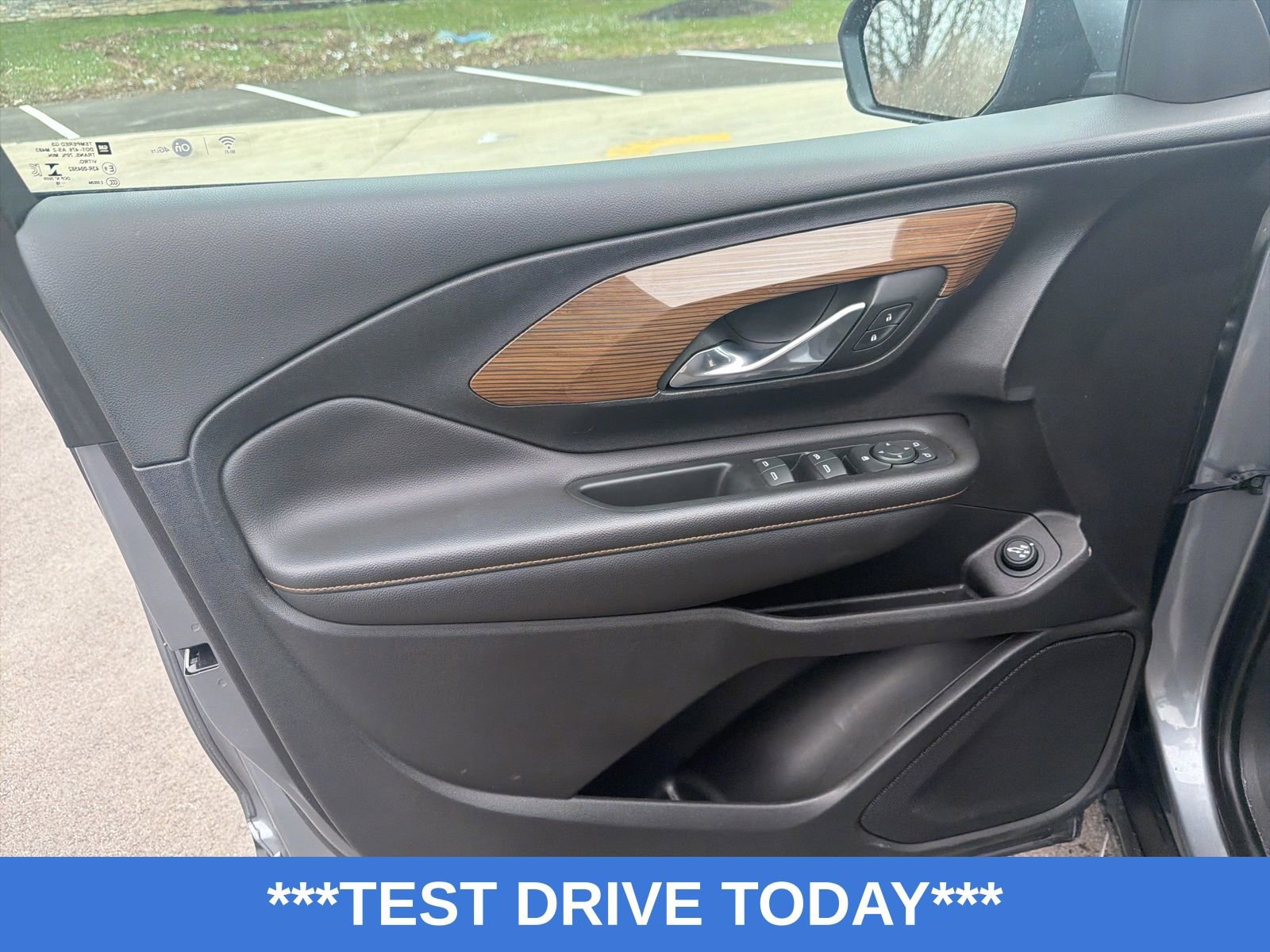 Used 2018 GMC Terrain SLE w/ Driver Convenience Package image 10