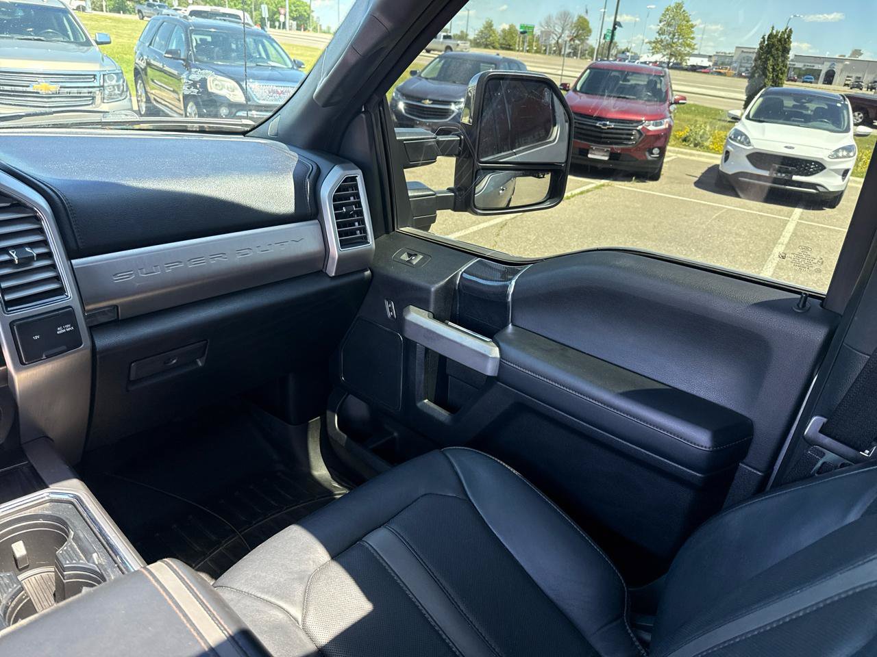 Used 2020 Ford F350 Platinum w/ FX4 Off-Road Package AWD/4WD image 29
