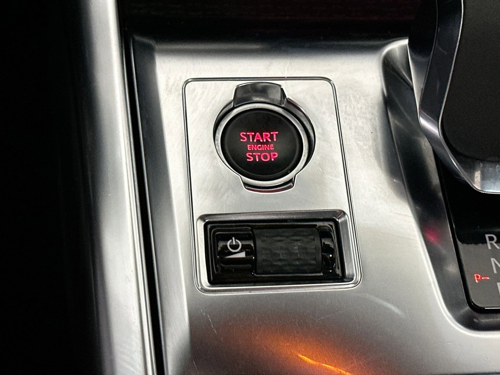 Used 2022 Jaguar XF R-Dynamic SE image 28