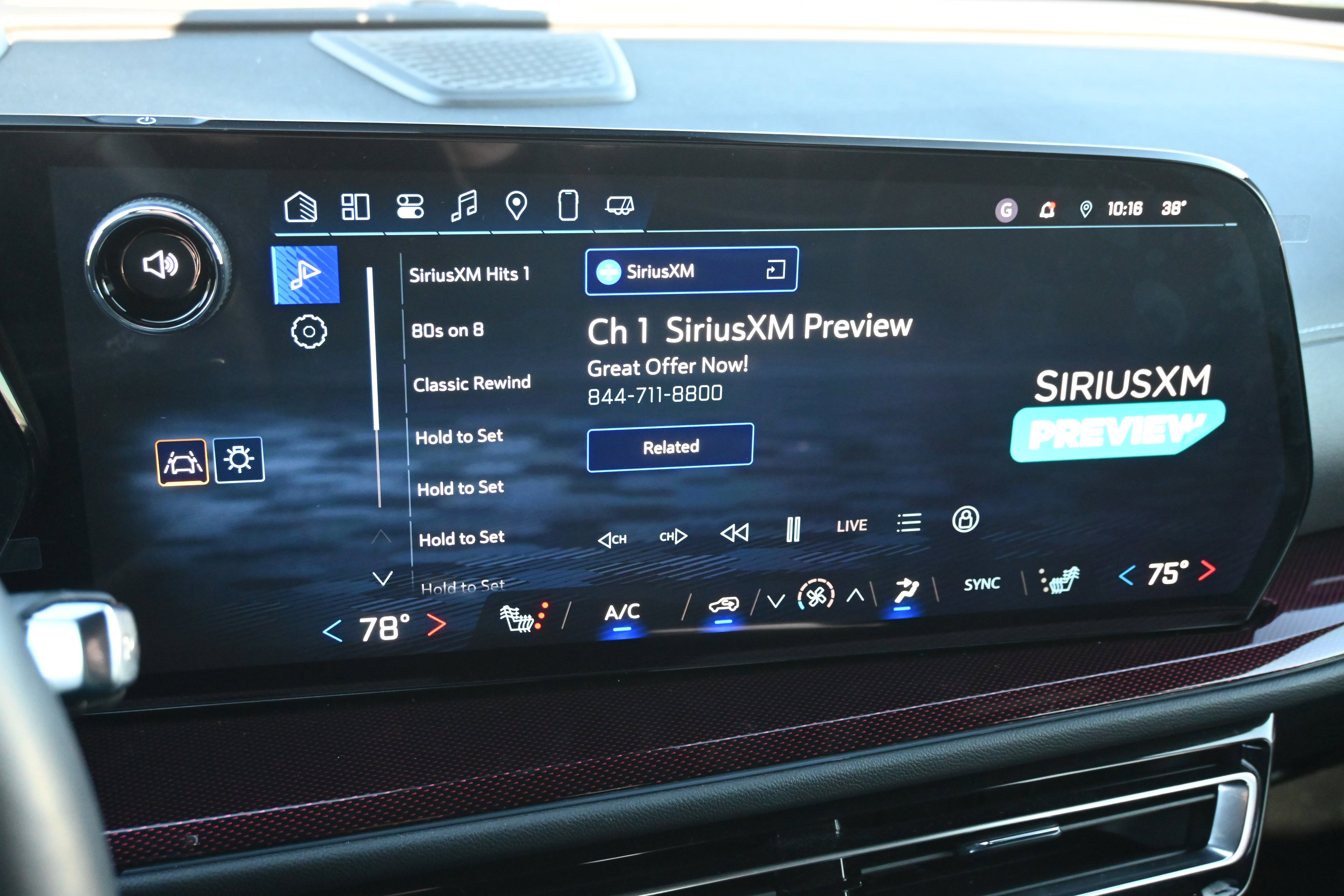 Used 2024 Chevrolet Traverse Z71 w/ Enhanced Driving Package image 35