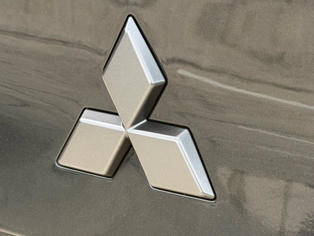 New 2026 Mitsubishi Outlander LE FWD image 13