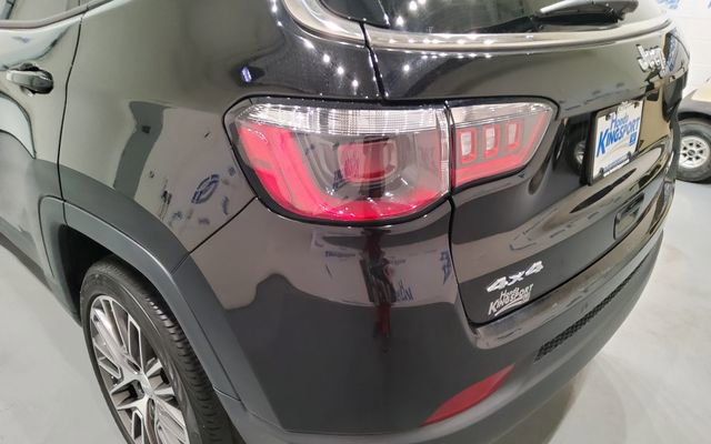 Used 2023 Jeep Compass Limited w/ Elite Group AWD/4WD image 9