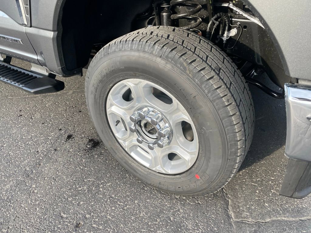 New 2026 Ford F250 XLT w/ 360-Degree Camera Package image 3