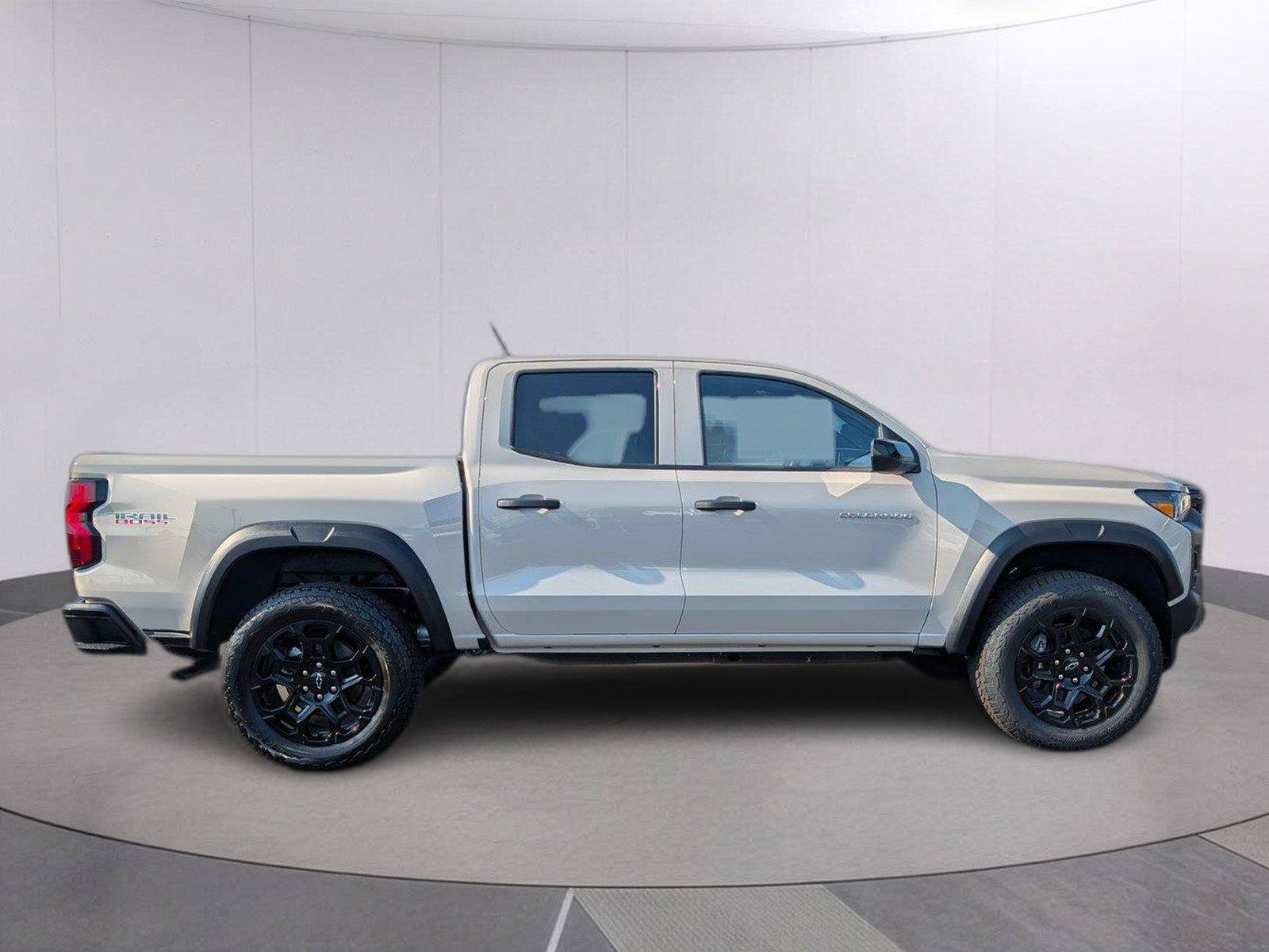 New 2026 Chevrolet Colorado Trail Boss AWD/4WD image 2