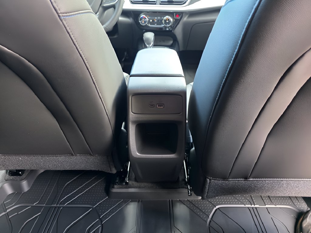 New 2026 Chevrolet Trax LT w/ Midnight Edition FWD image 9