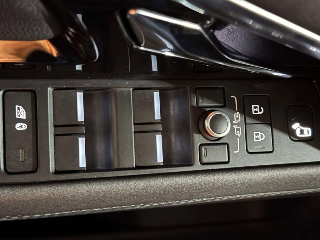 Used 2022 Land Rover Range Rover Evoque R-Dynamic S image 8