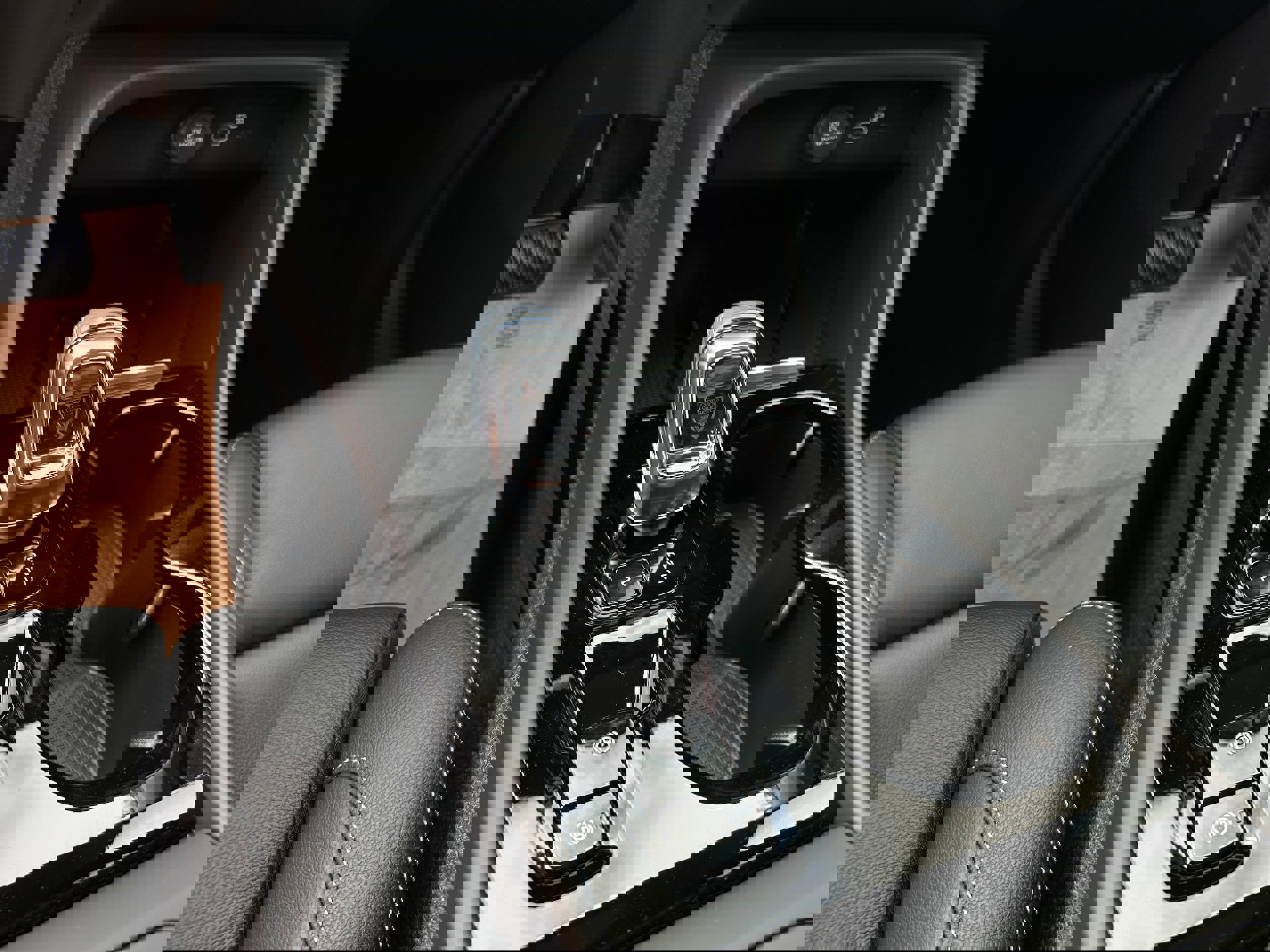 New 2025 Volvo XC40 B5 Plus image 12