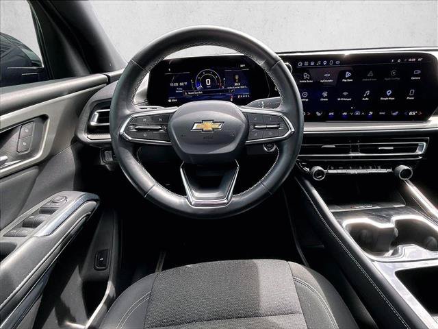 Used 2025 Chevrolet Traverse LT FWD image 7