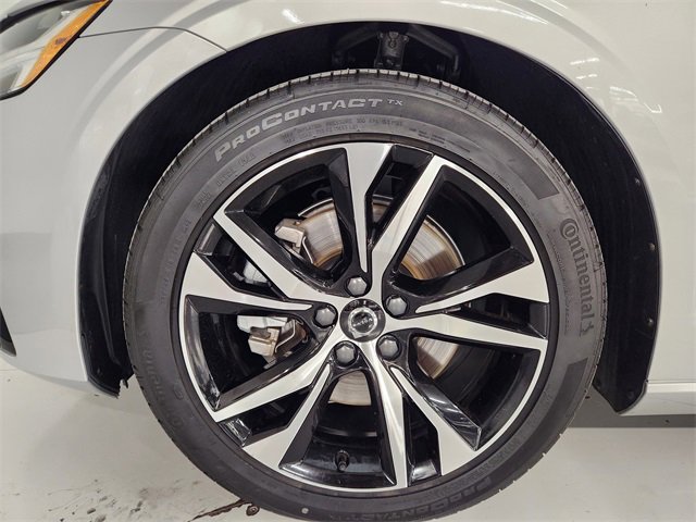 Used 2024 Volvo S60 B5 Core image 8