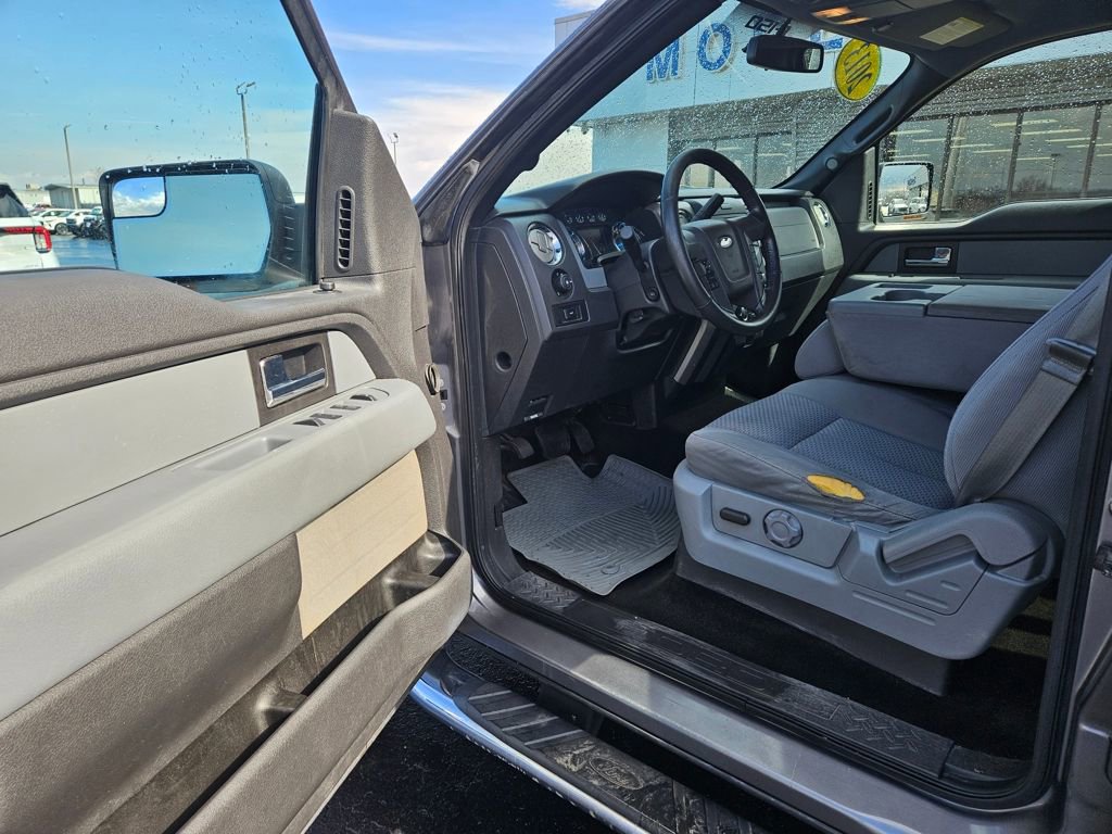 Used 2013 Ford F150 XLT w/ Luxury Equipment Group image 14