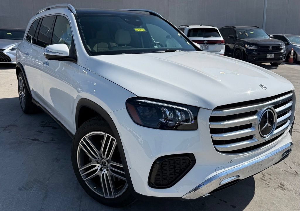 Used 2025 Mercedes-Benz GLS 450 4MATIC image 1