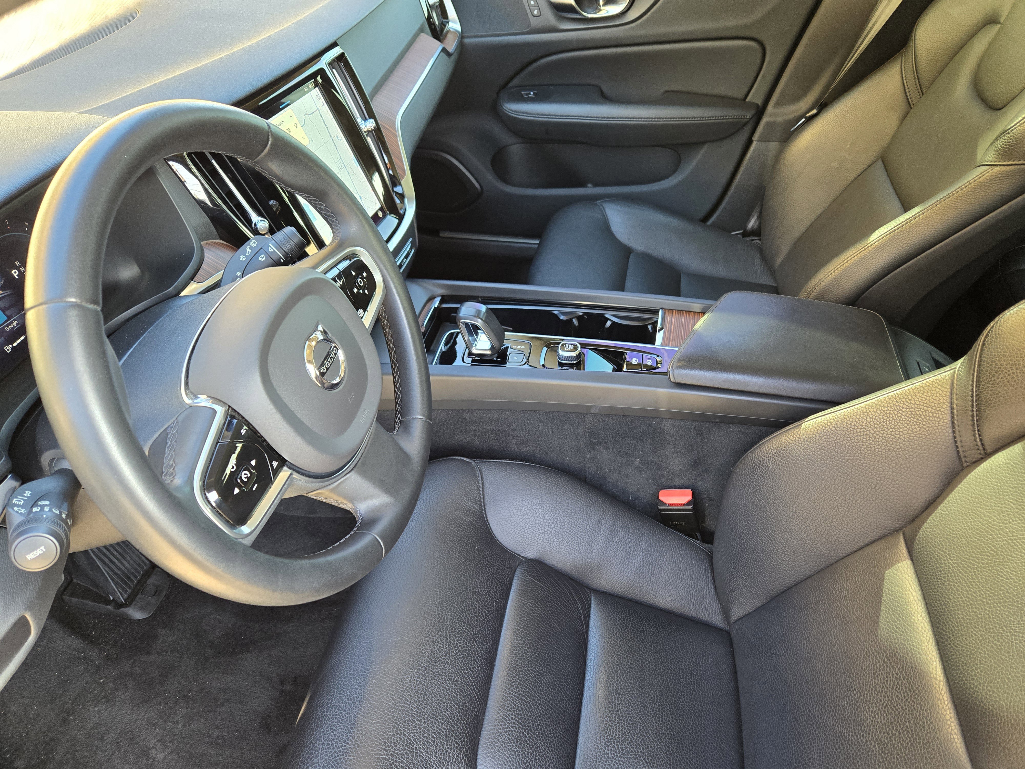 Certified 2023 Volvo V60 B5 Cross Country Plus w/ Climate Package image 19