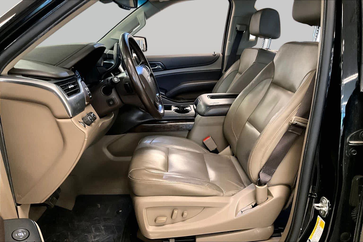 Used 2020 Chevrolet Suburban LT AWD/4WD image 7