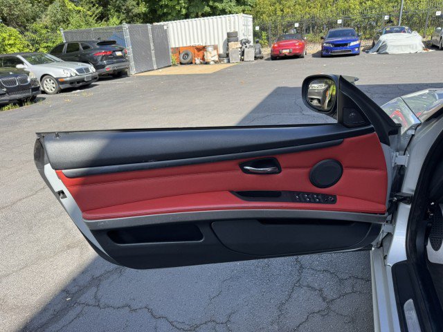 Used 2013 BMW 335is Convertible w/ Premium Pkg RWD image 19