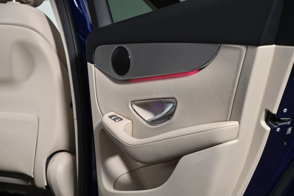 Used 2020 Mercedes-Benz GLC 300 4MATIC image 36