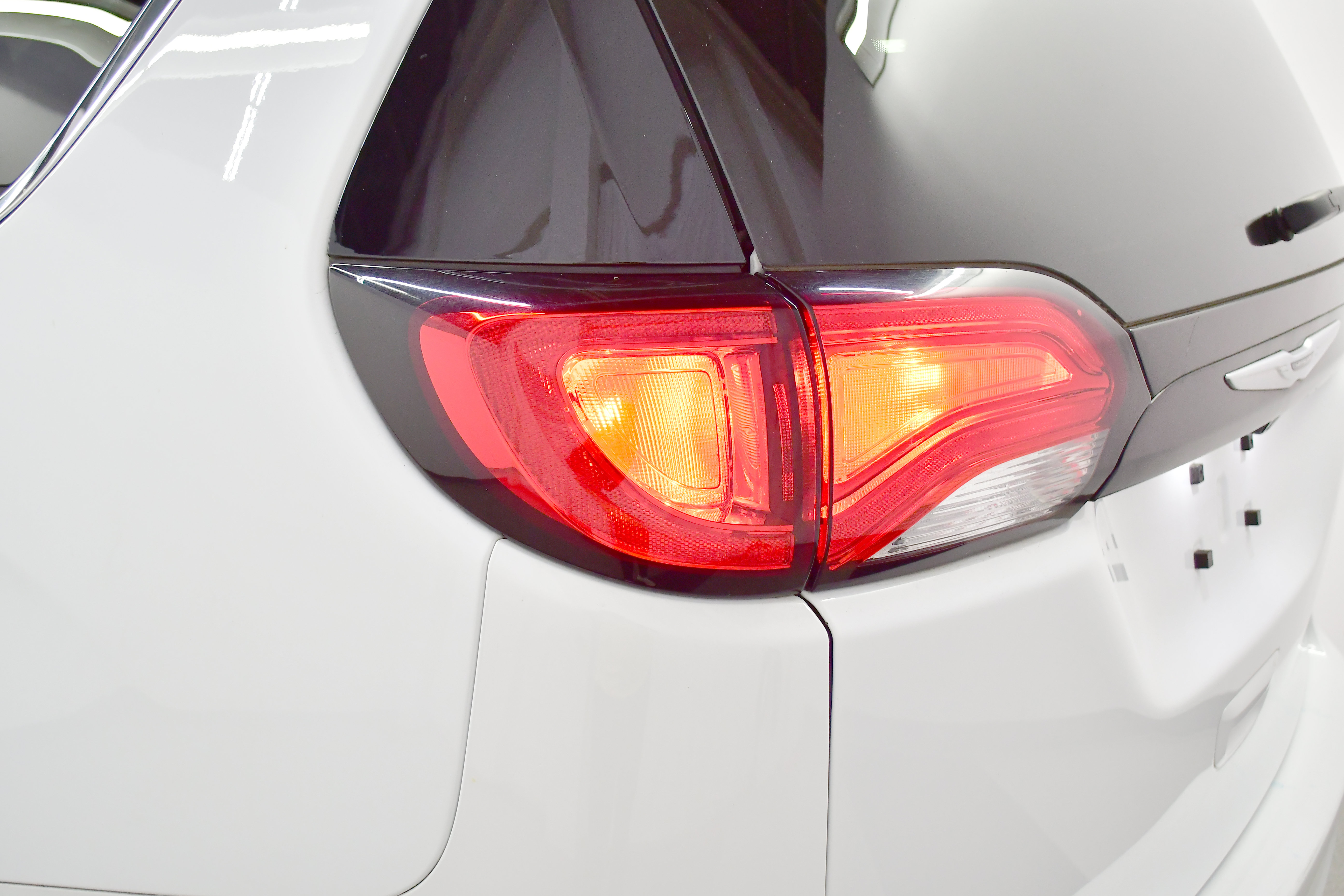 Used 2023 Chrysler Voyager LX FWD image 34