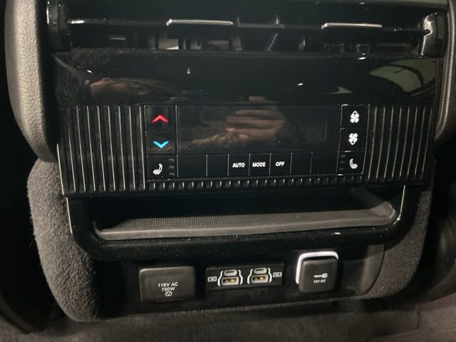 Used 2023 Jeep Wagoneer Series II w/ Convenience Group I image 9