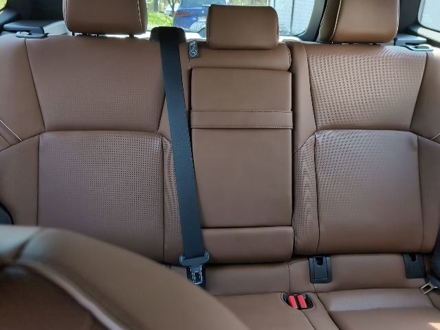 Used 2025 Toyota Crown Signia w/ Advanced Technology Package image 27
