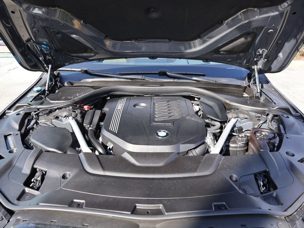 Used 2022 BMW 740i w/ M Sport Package image 25