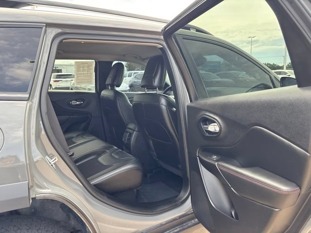 Used 2022 Jeep Cherokee Trailhawk w/ Comfort/Convenience Group AWD/4WD image 36