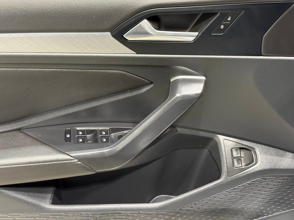 Used 2024 Volkswagen Jetta SE image 17