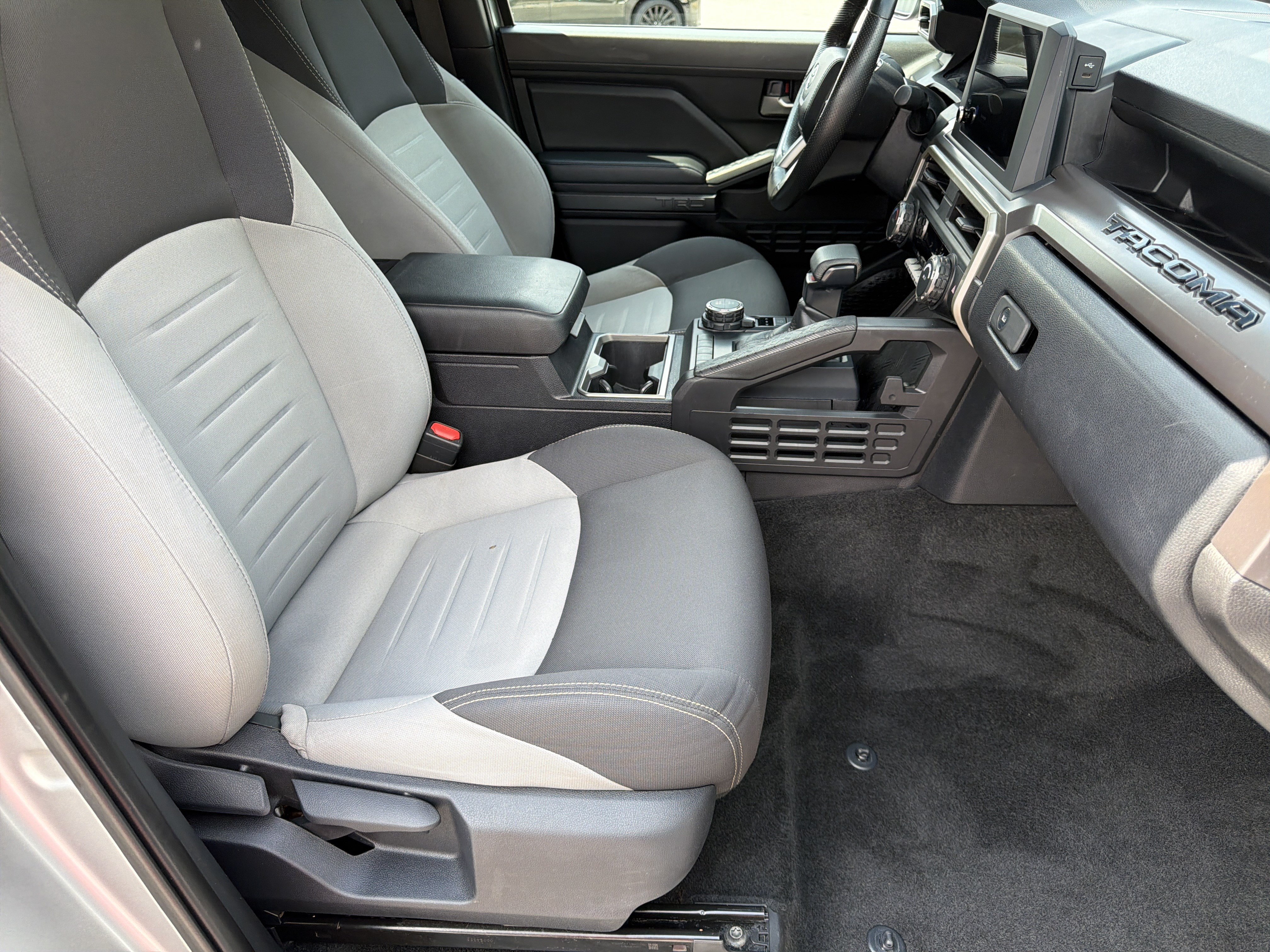 Used 2024 Toyota Tacoma TRD Sport AWD/4WD image 16