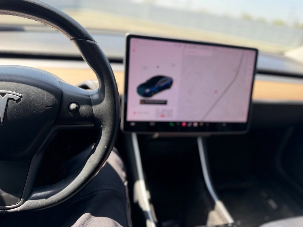 Used 2018 Tesla Model 3 Long Range RWD image 8