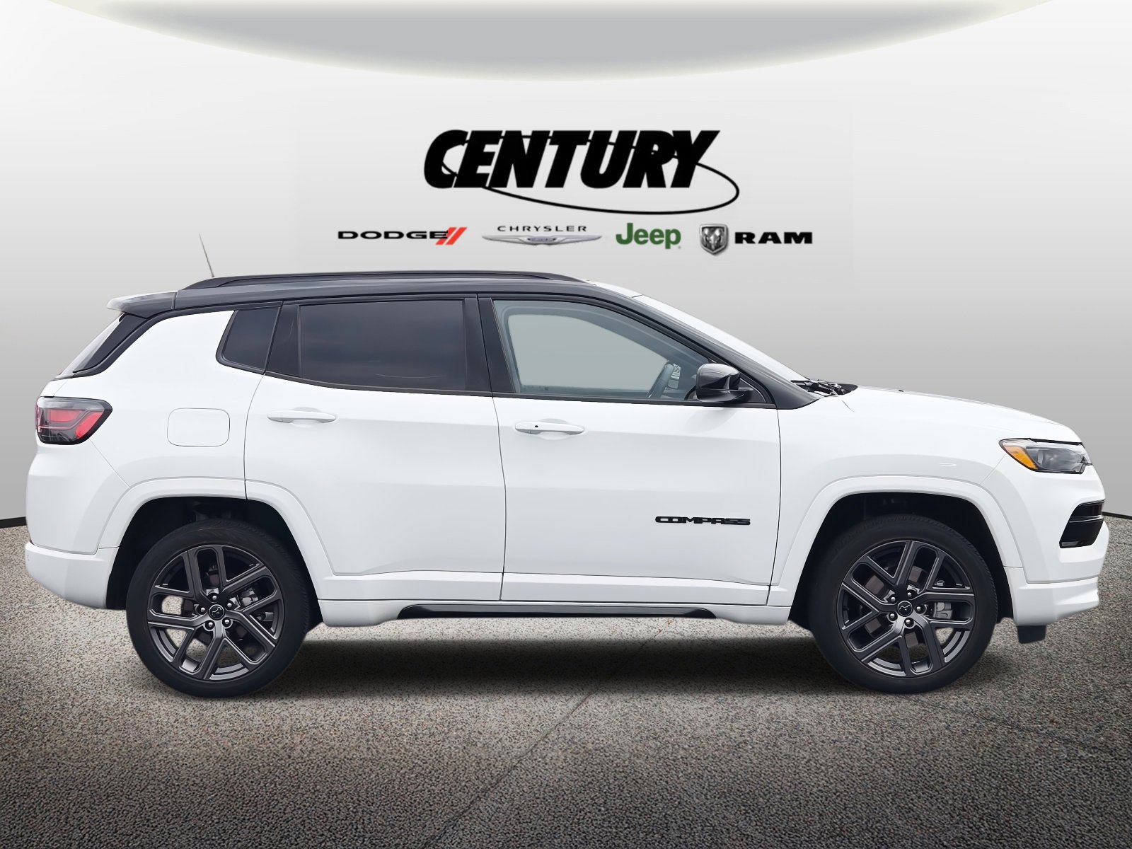 Used 2025 Jeep Compass Limited w/ High Altitude Package image 2