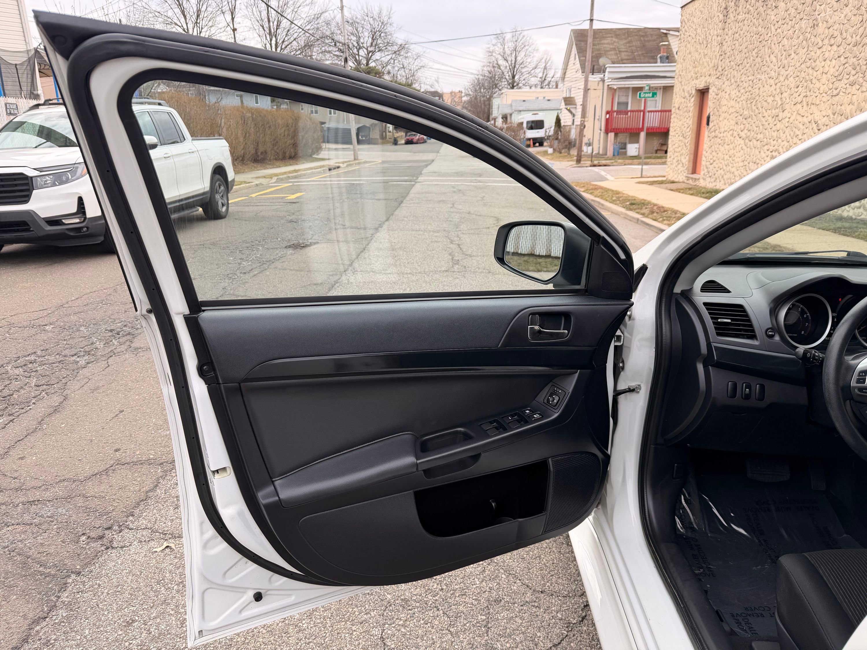 Used 2017 Mitsubishi Lancer ES image 16