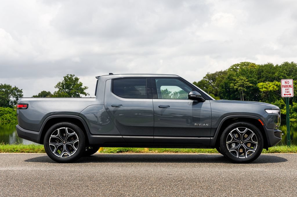 Used 2025 Rivian R1T Adventure AWD/4WD image 2