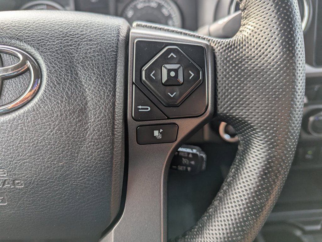 Used 2016 Toyota Tacoma TRD Off-Road image 25