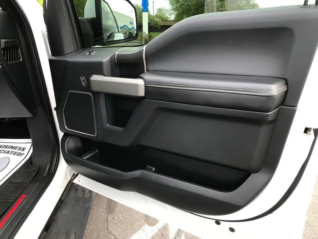 Used 2019 Ford F150 Raptor w/ Equipment Group 802A Luxury AWD/4WD image 31