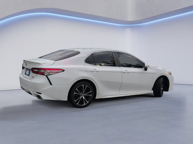 Used 2018 Toyota Camry SE FWD image 4