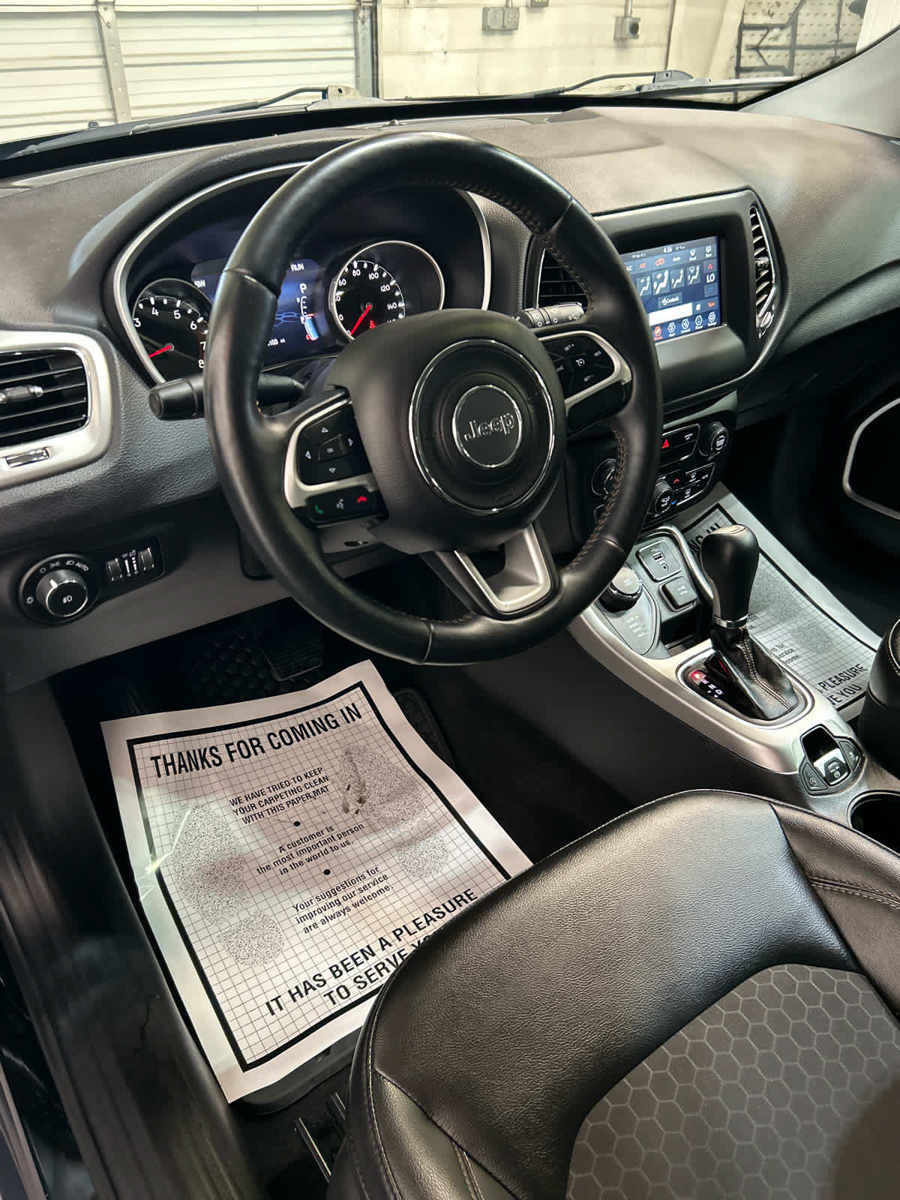 Used 2018 Jeep Compass Latitude w/ Popular Equipment Group AWD/4WD image 9