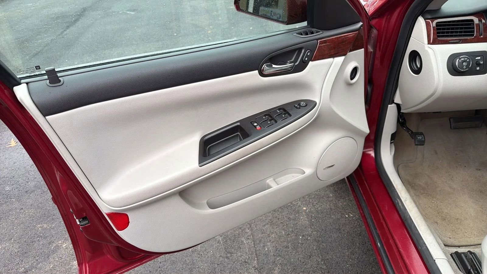 Used 2007 Chevrolet Impala LTZ image 9