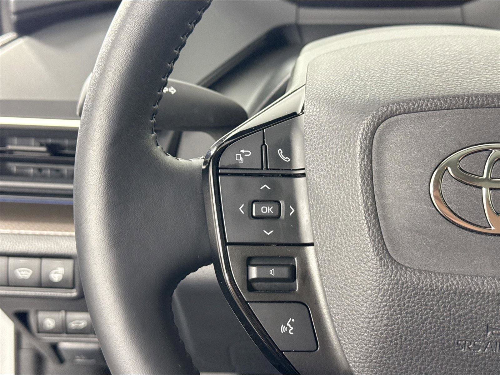 Used 2024 Toyota Prius Limited w/ Limited Premium Package image 18