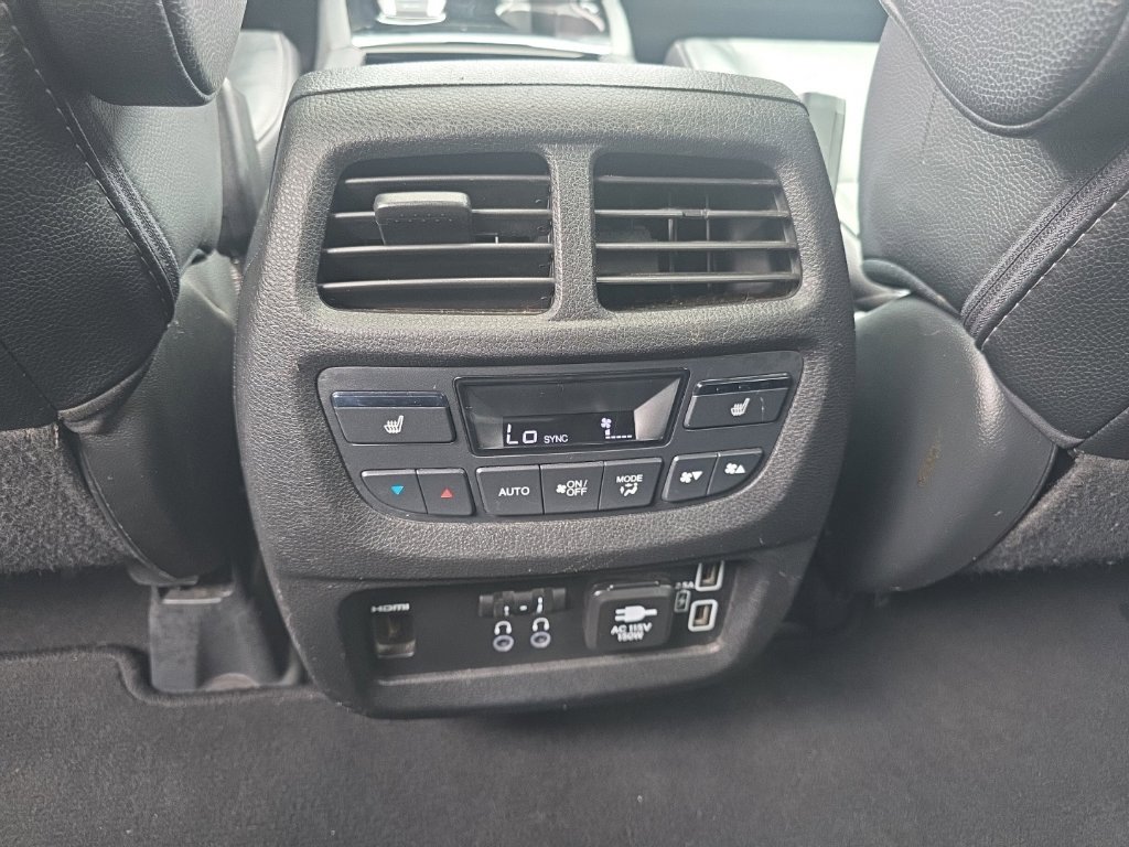 Used 2019 Honda Pilot Touring image 32