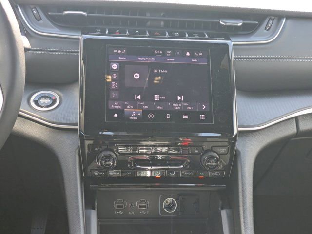 New 2025 Jeep Grand Cherokee L Altitude AWD/4WD image 16
