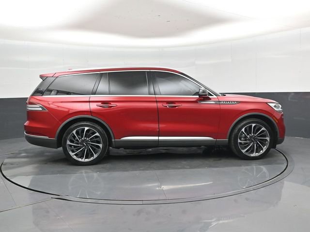 Used 2020 Lincoln Aviator Reserve w/ Equipment Group 202A image 2