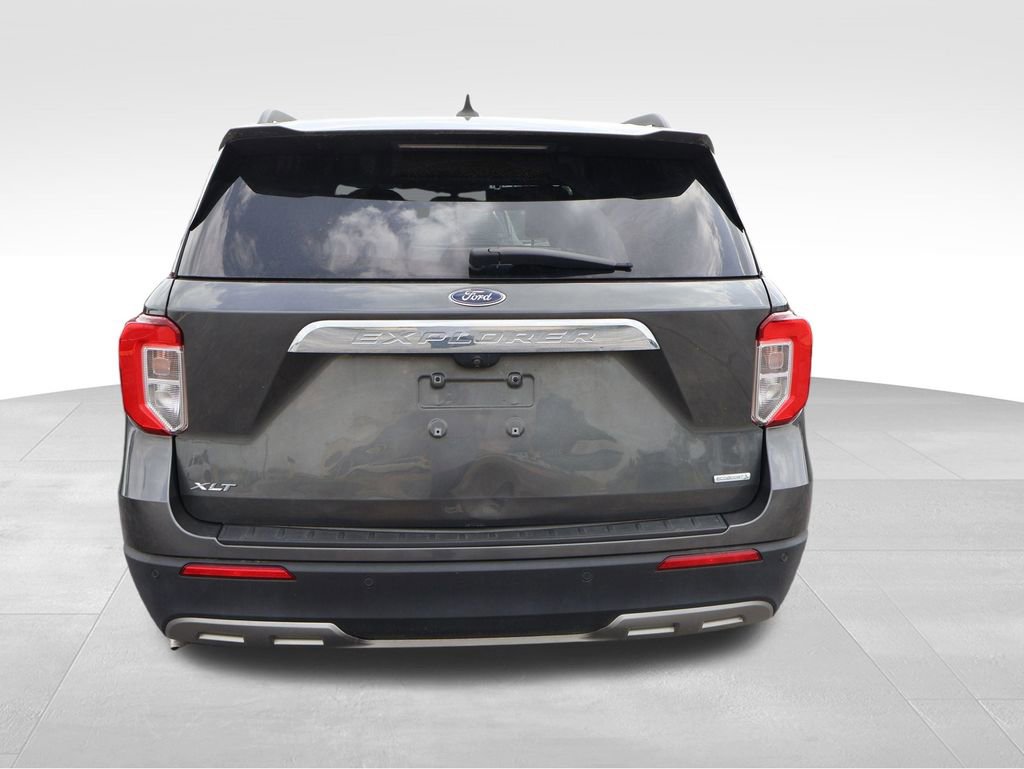 Used 2020 Ford Explorer XLT w/ Equipment Group 202A RWD image 9
