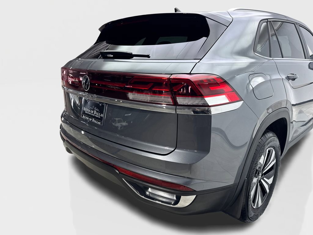 Used 2025 Volkswagen Atlas Cross Sport SE image 18