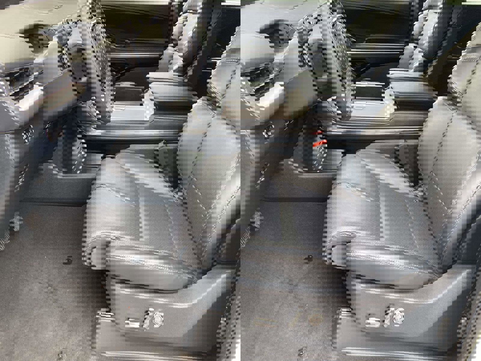 Used 2025 Lincoln Navigator Reserve image 23