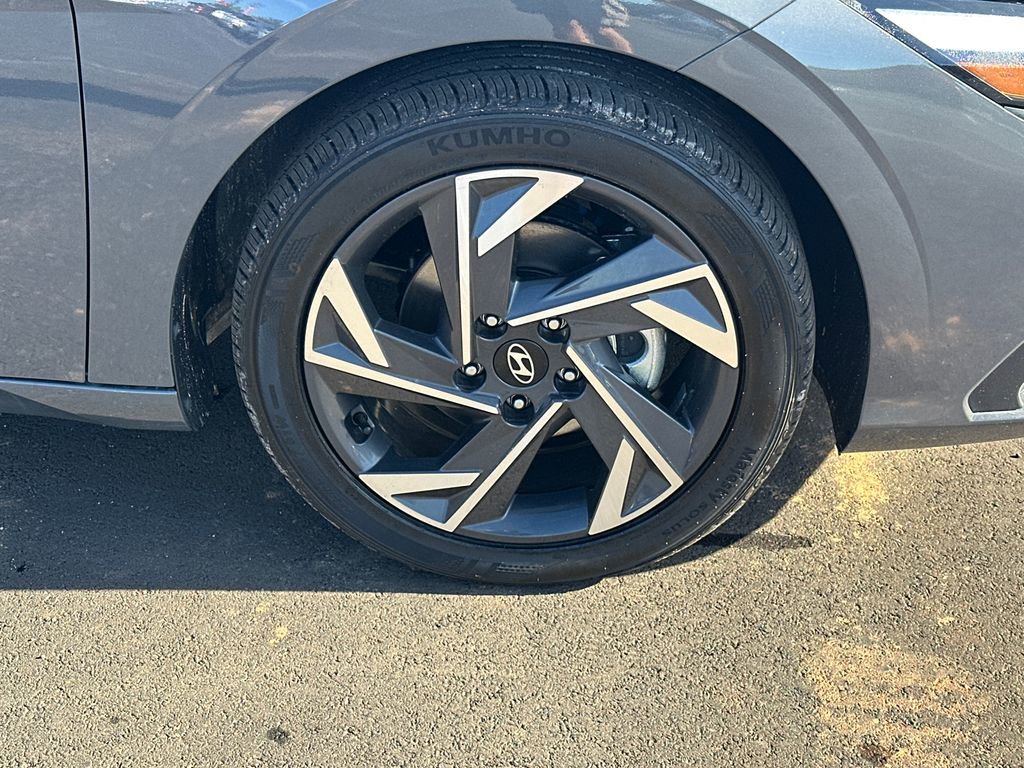 New 2025 Hyundai Elantra Sport image 12