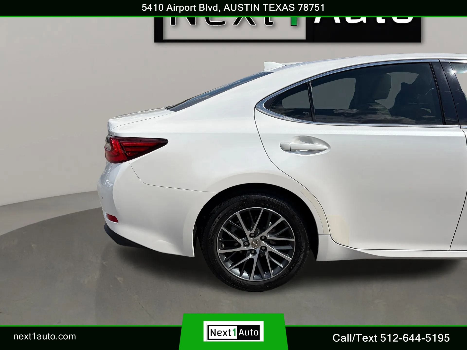 Used 2018 Lexus ES 350 w/ Luxury Package w/Wood Trim FWD image 7