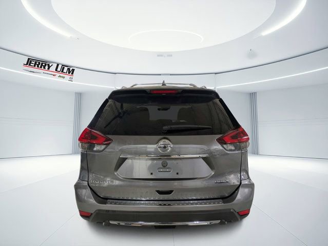 Used 2020 Nissan Rogue S w/ Special Edition Package FWD image 4