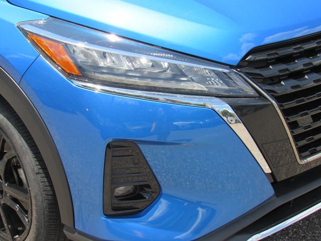Used 2024 Nissan Kicks SR FWD image 9